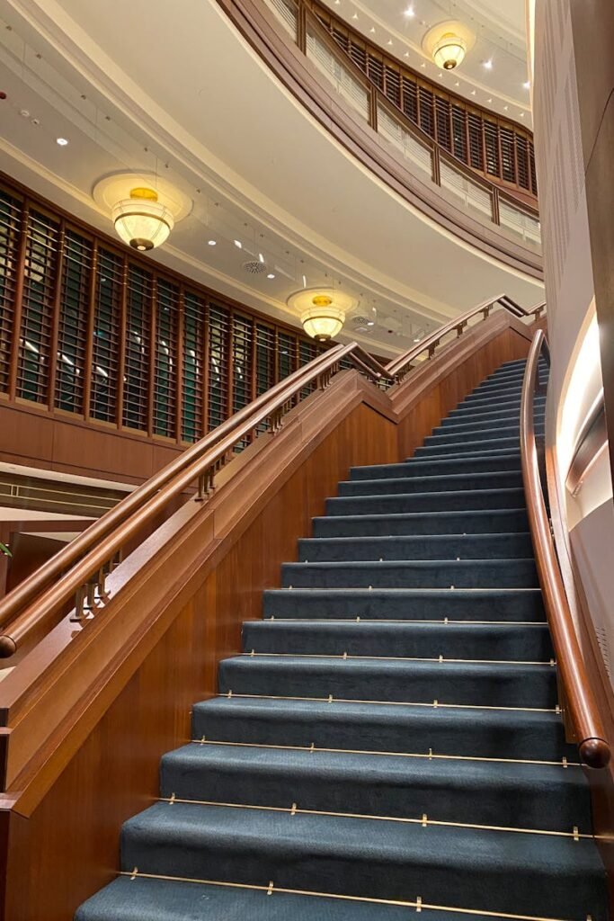 Topvloerleggers installeert onderhoudsvriendelijke PVC trapbekleding